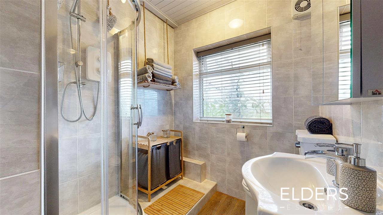 Duke Street - Picture 17