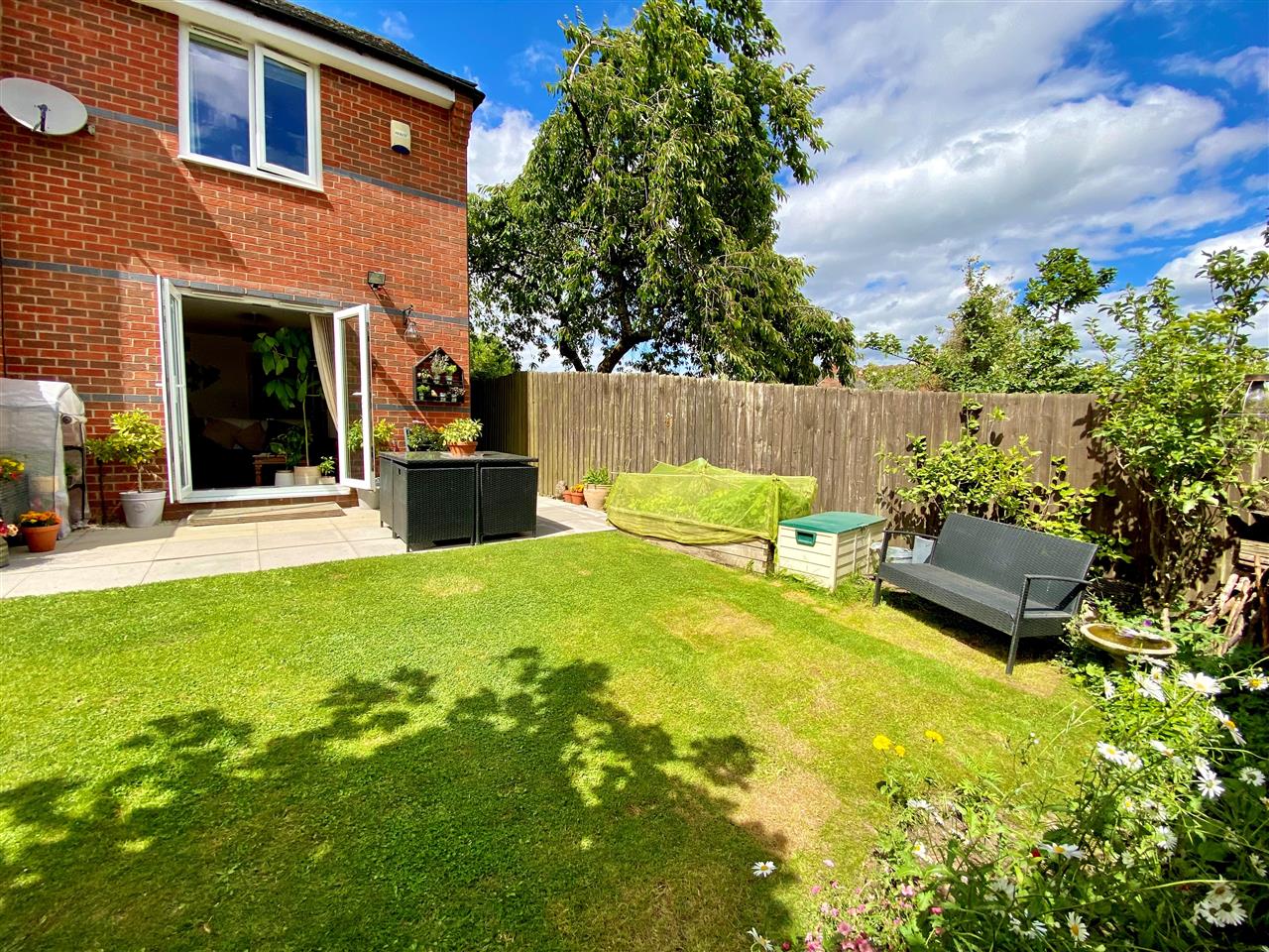 Grey Meadow Road - Picture 17