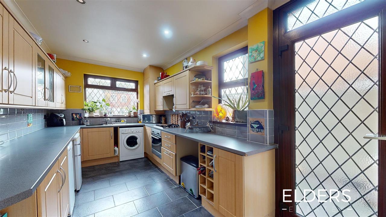 Whitworth Road - Picture 4