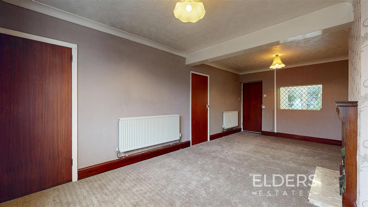 Derbyshire Drive - Picture 4
