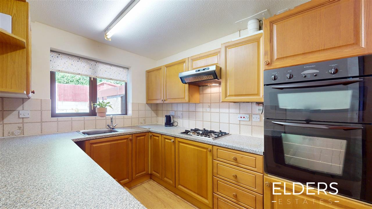 Litchen Close - Picture 4