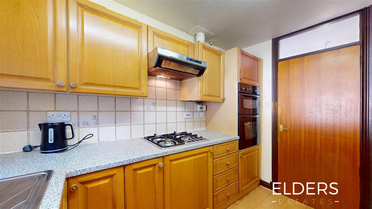 Litchen Close - Picture 5