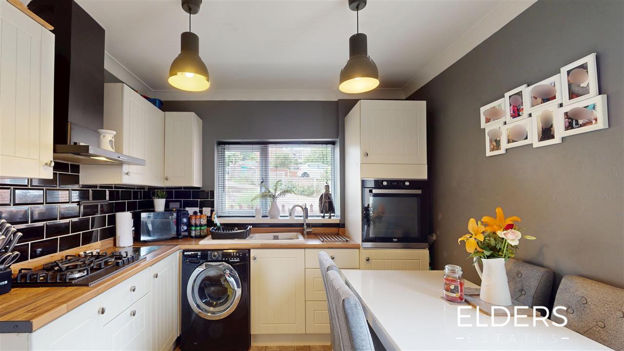 Nelper Crescent - Picture 6