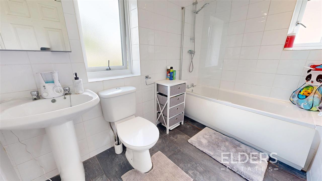 Nuthall Circle - Picture 13