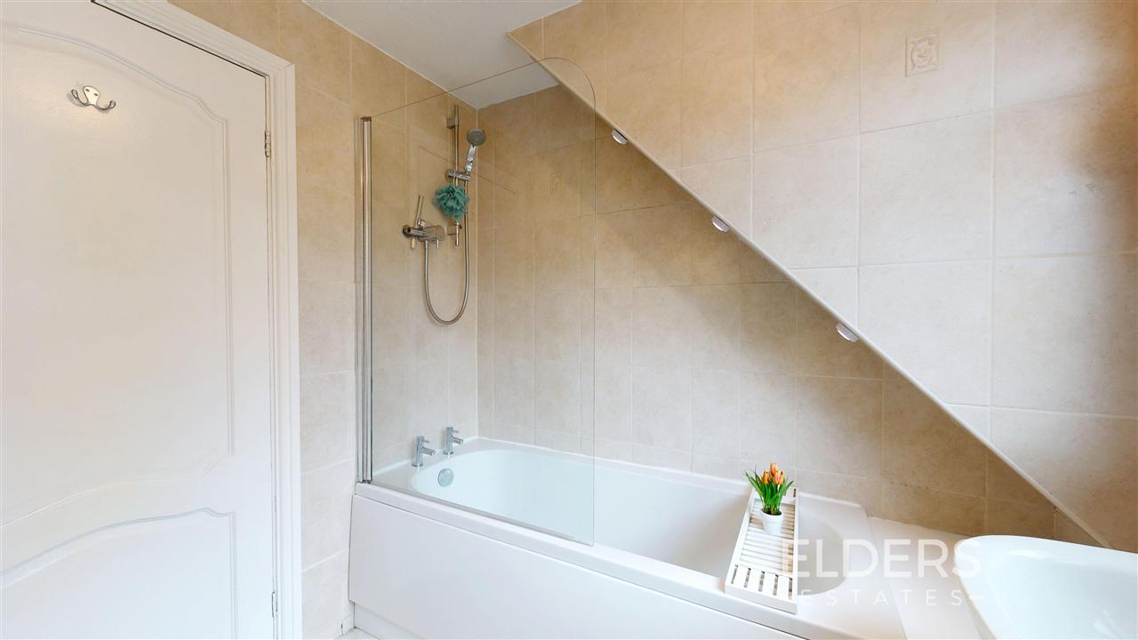 Sunningdale Drive - Picture 11