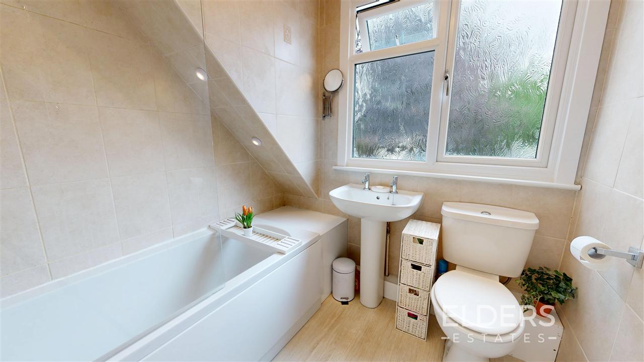 Sunningdale Drive - Picture 12