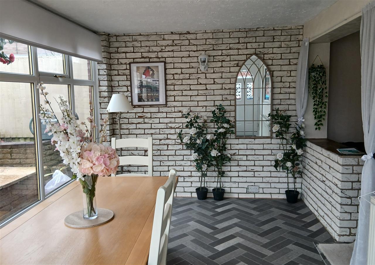 Sunningdale Drive - Picture 14