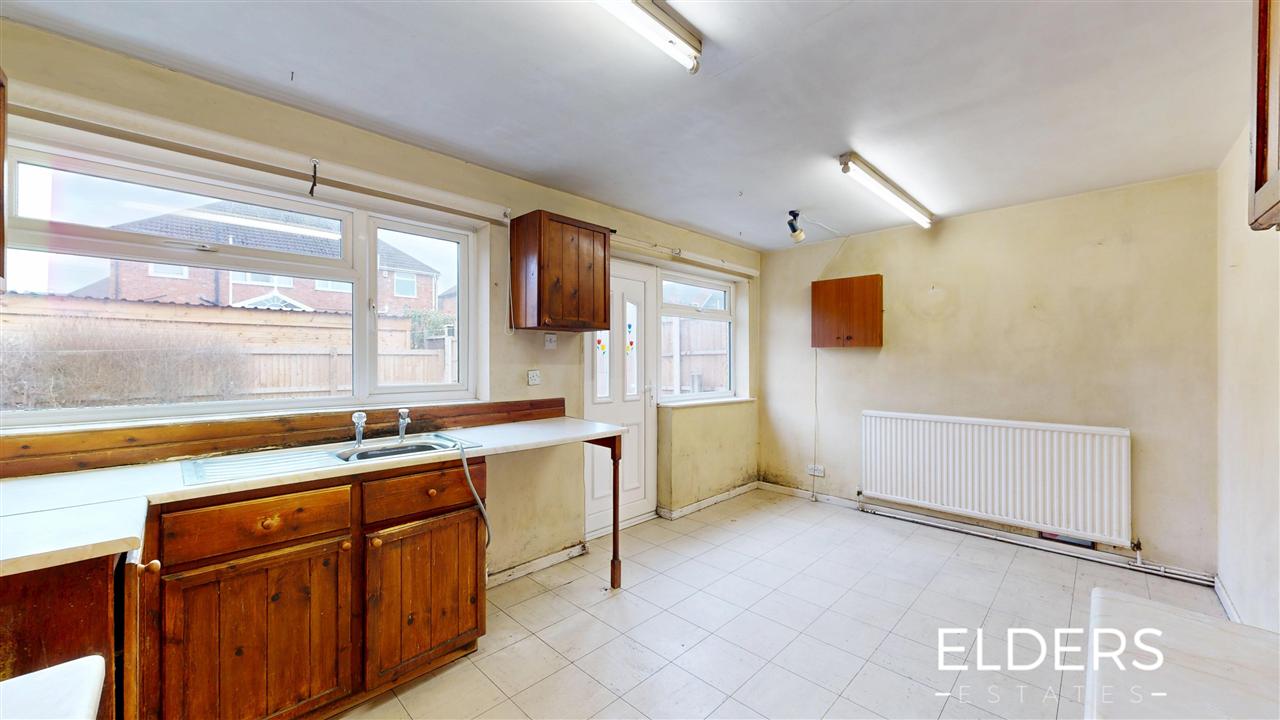 Cromwell Avenue - Picture 6
