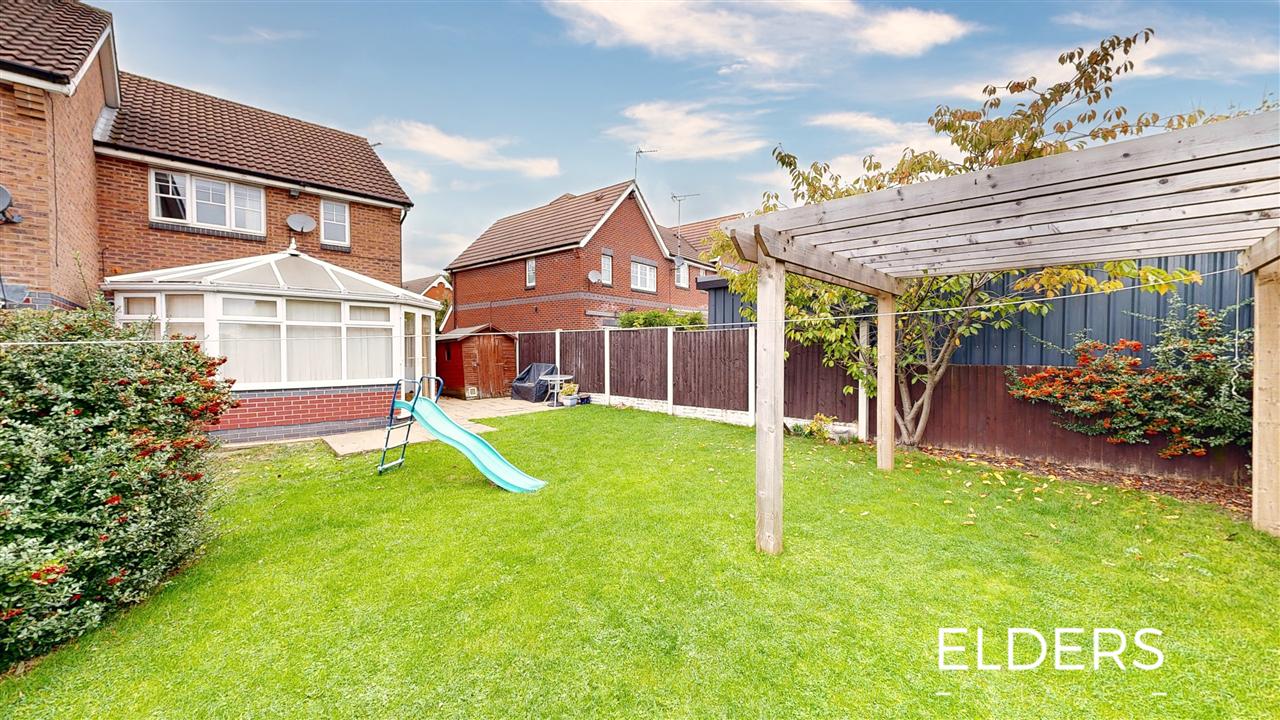 Walker Close - Picture 2