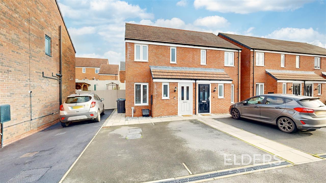 Wash Meadow Close - Picture 1