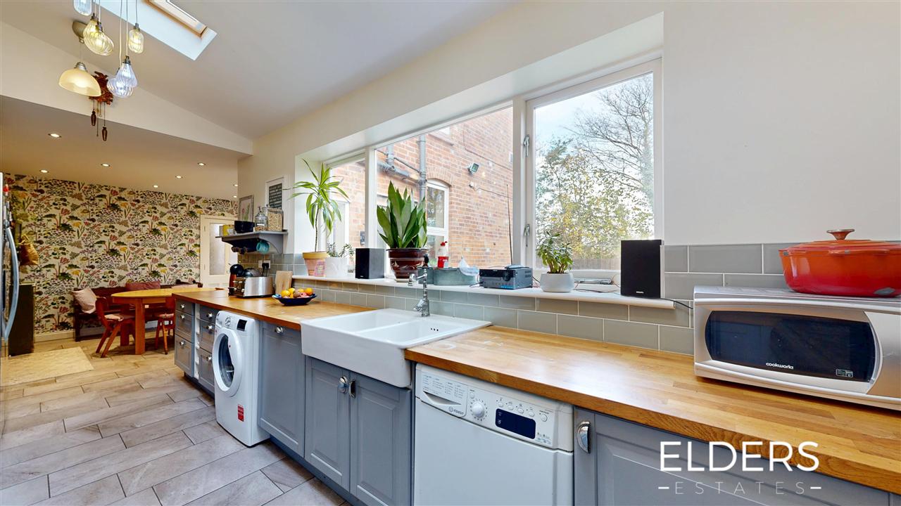 East Street - Picture 10