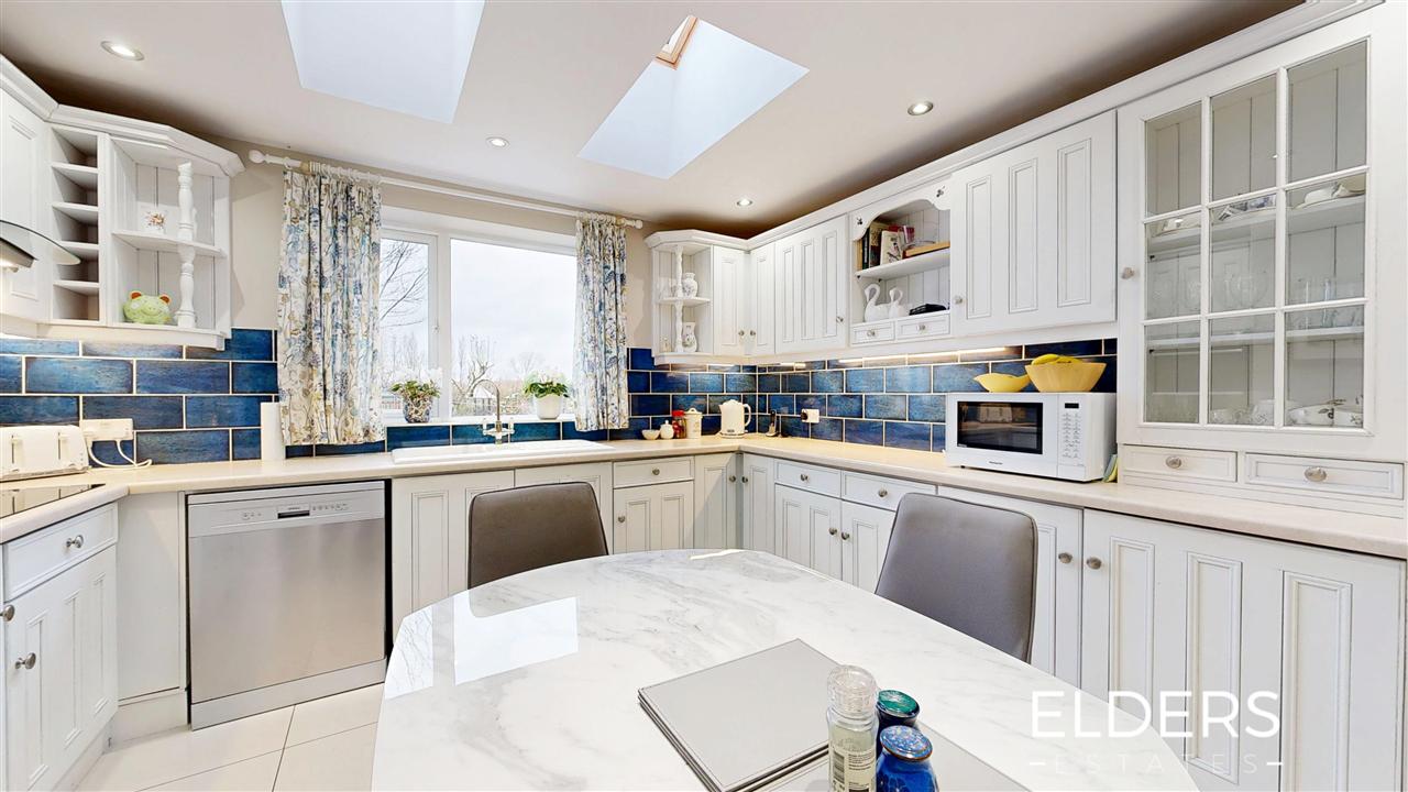 West End Drive - Picture 6