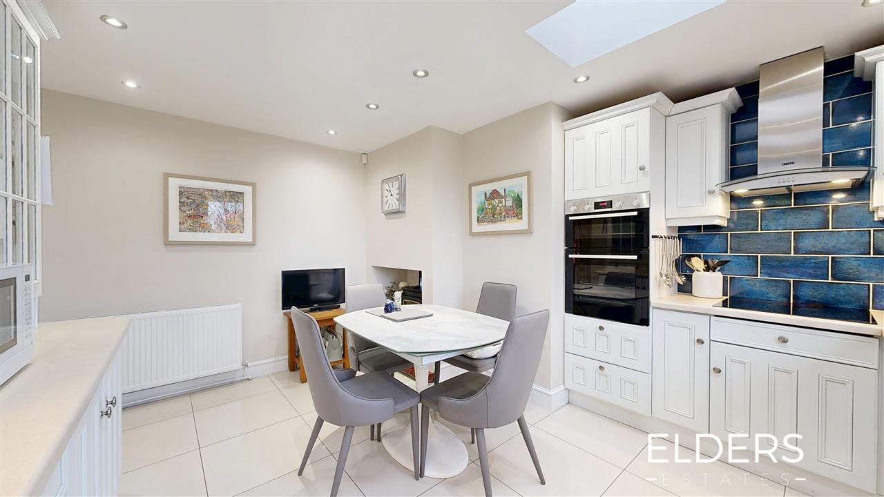 West End Drive - Picture 7