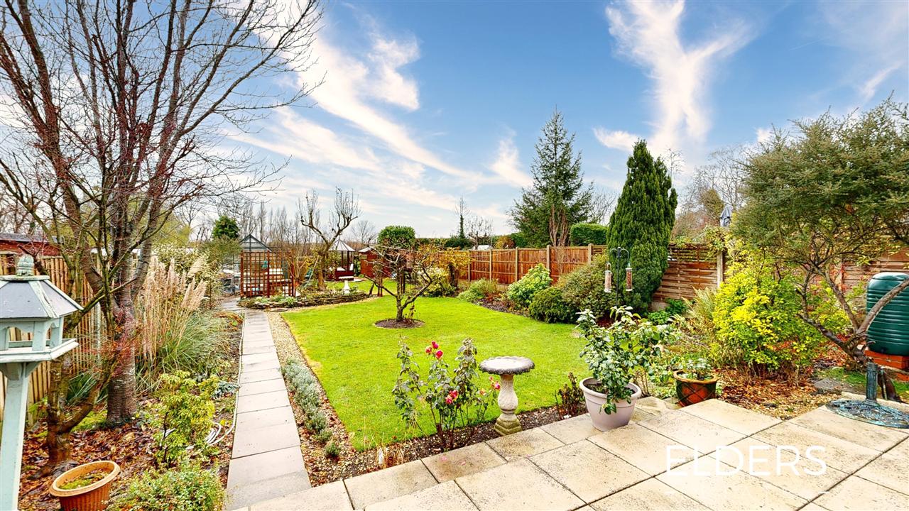 West End Drive - Picture 15