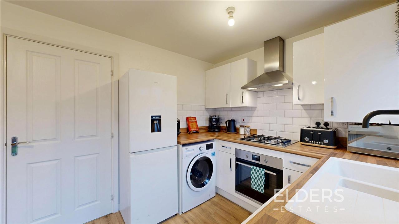 Upper Wood Close - Picture 6