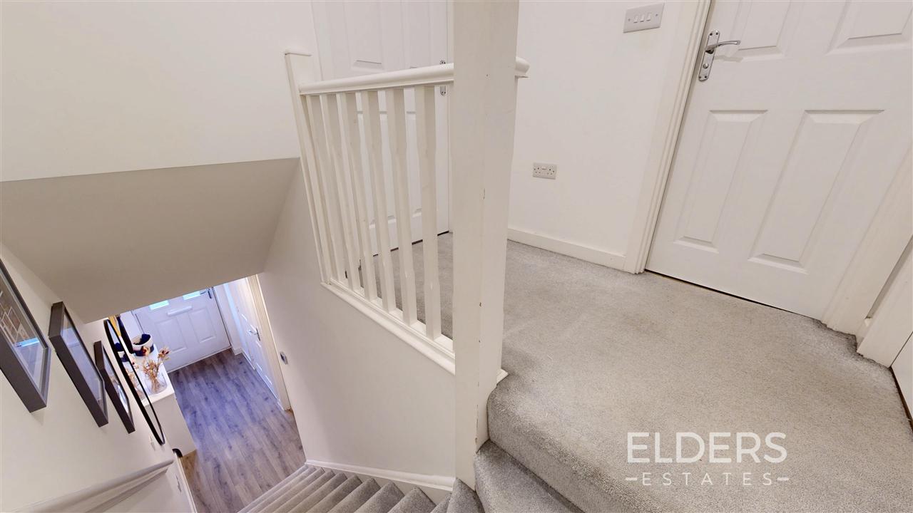 Upper Wood Close - Picture 8