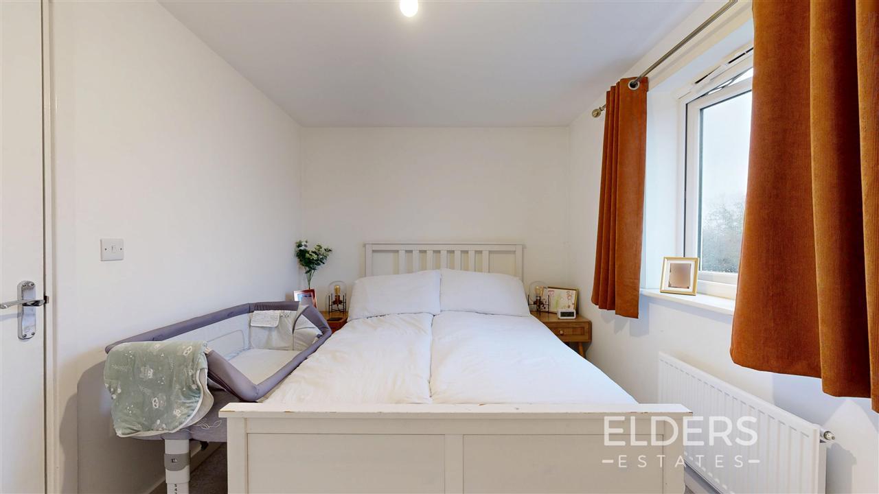 Upper Wood Close - Picture 9