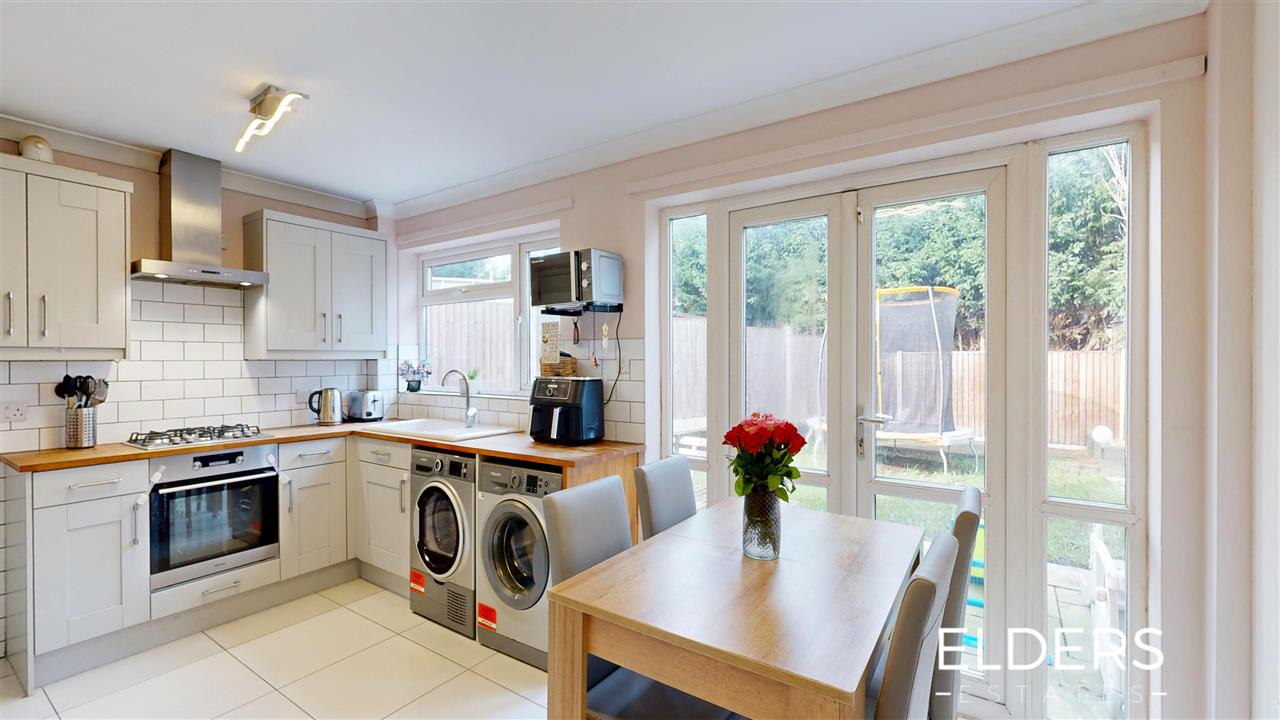 Springfield Gardens - Picture 5