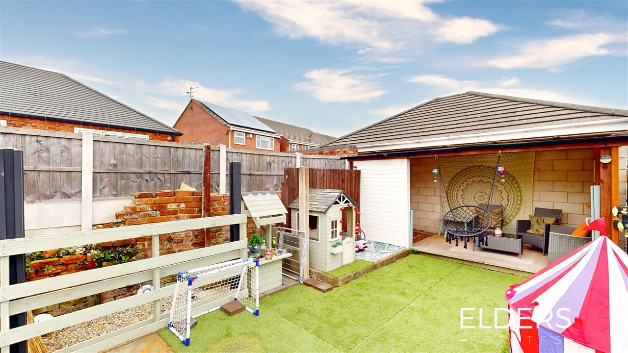 Chapel Street - Picture 2