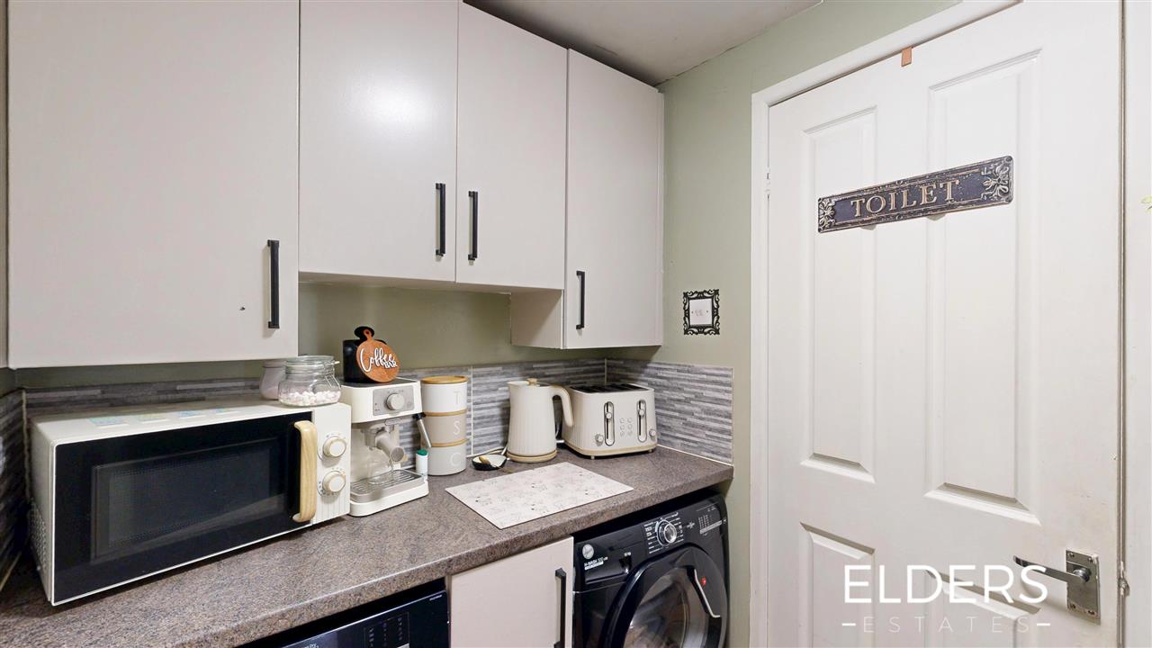 Chapel Street - Picture 12