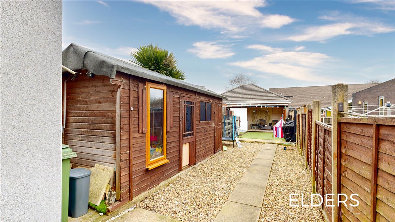 Chapel Street - Picture 22