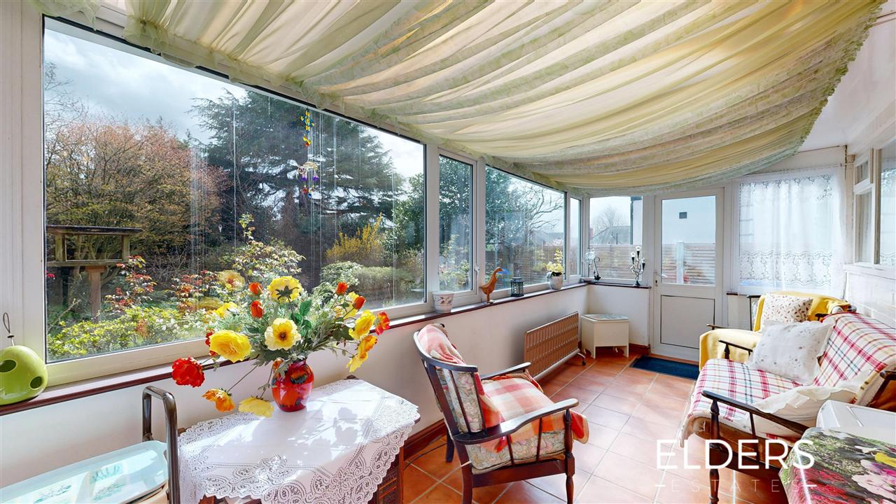 St Andrews Drive - Picture 9