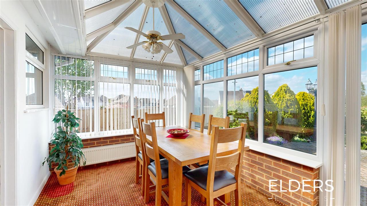 The Bungalow - Picture 6