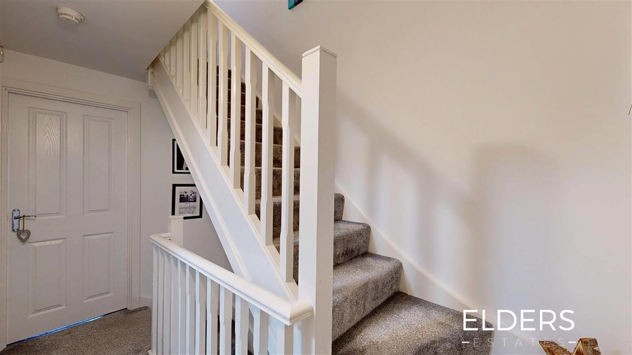 Pudding Plate Close - Picture 5