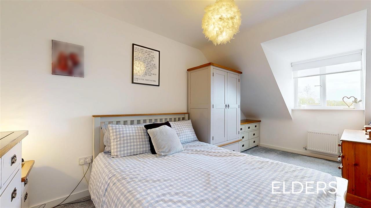 Pudding Plate Close - Picture 9