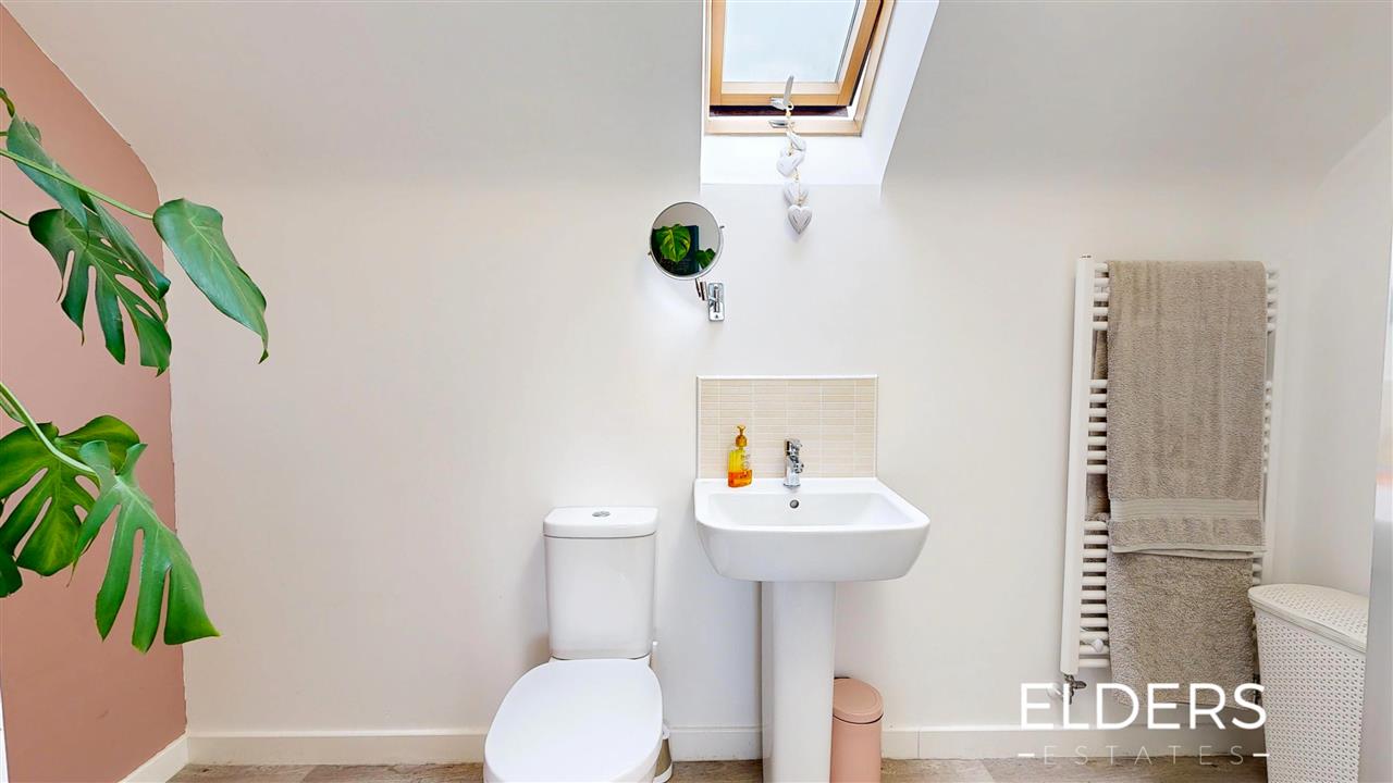 Pudding Plate Close - Picture 10