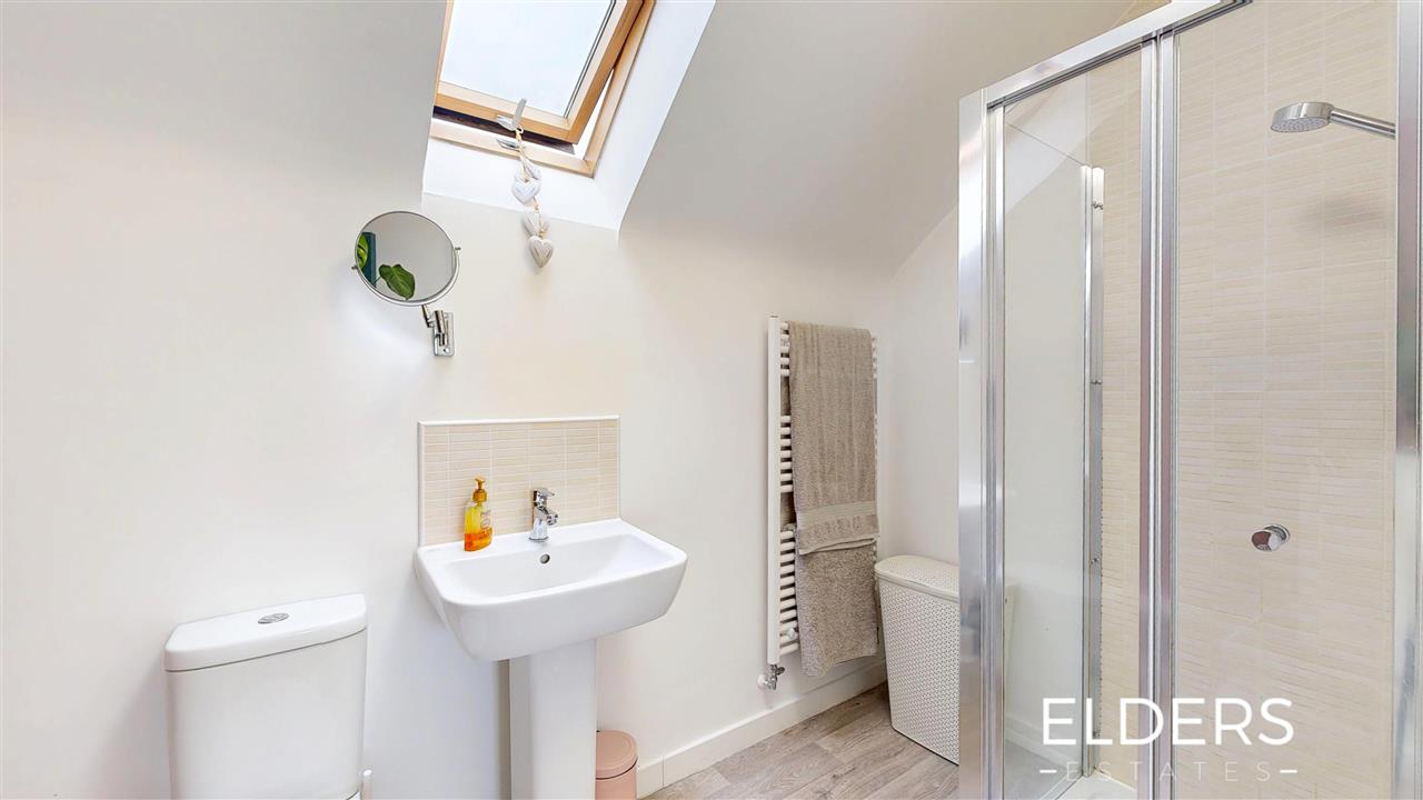 Pudding Plate Close - Picture 11