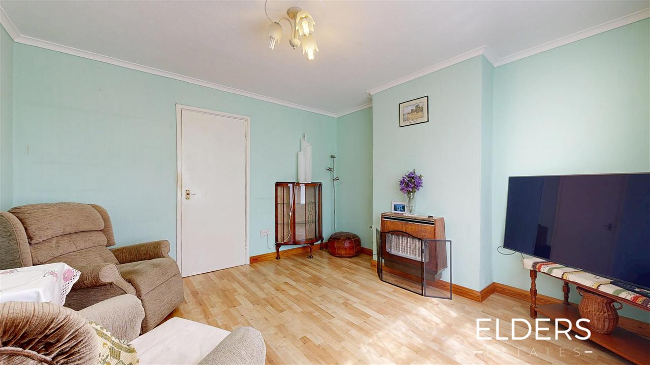 Holmefield Crescent - Picture 4