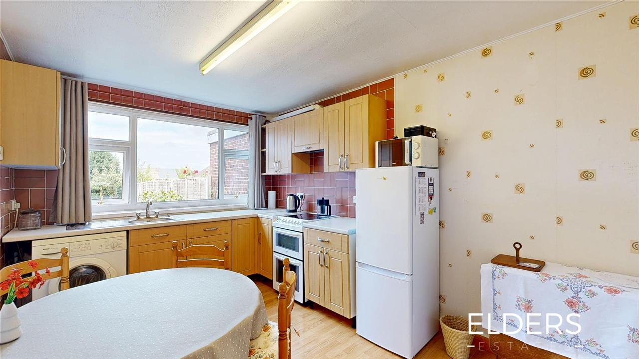 Holmefield Crescent - Picture 5