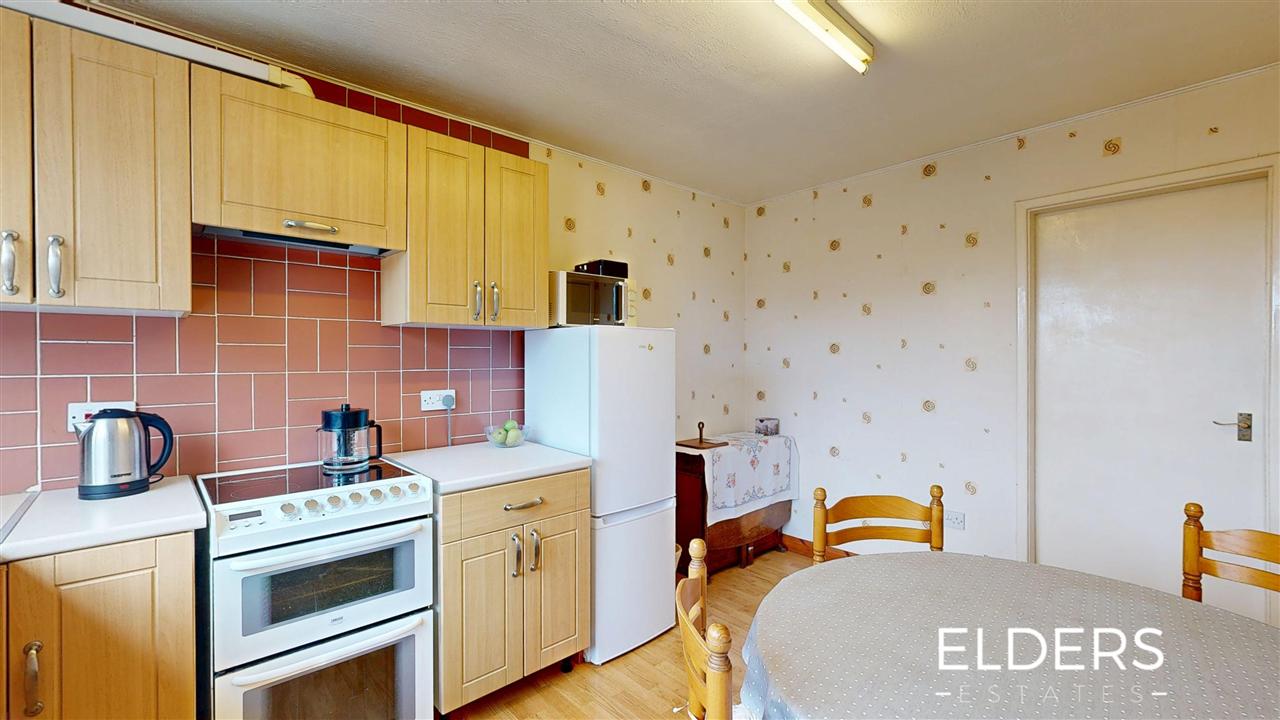 Holmefield Crescent - Picture 6