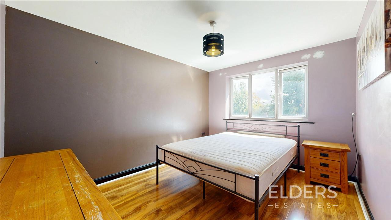 Armes Close - Picture 16