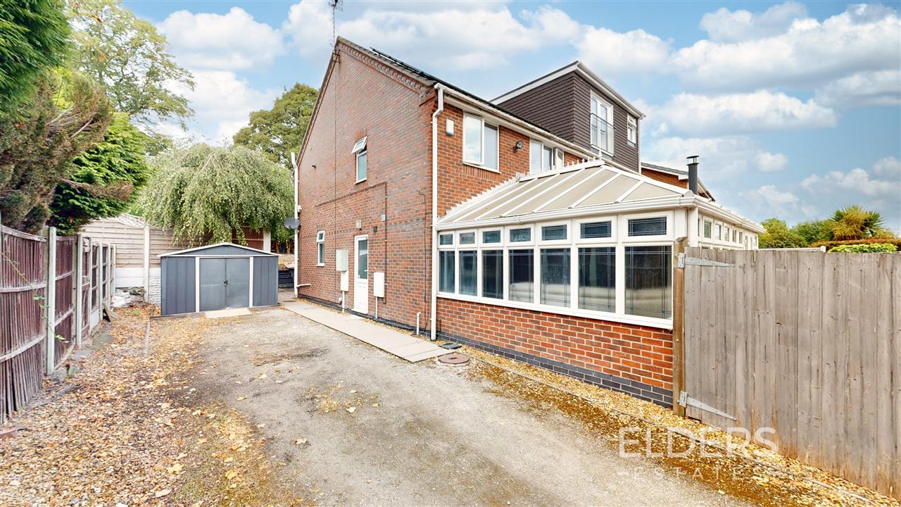 Armes Close - Picture 24