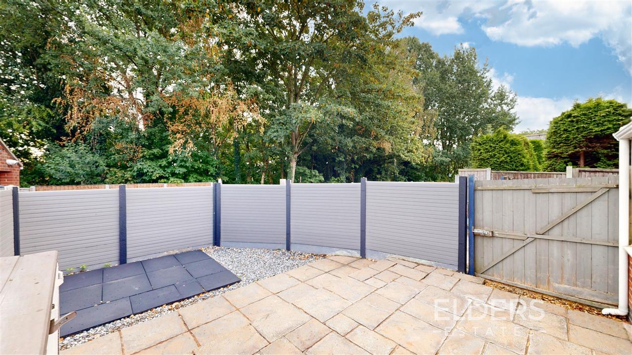 Armes Close - Picture 26