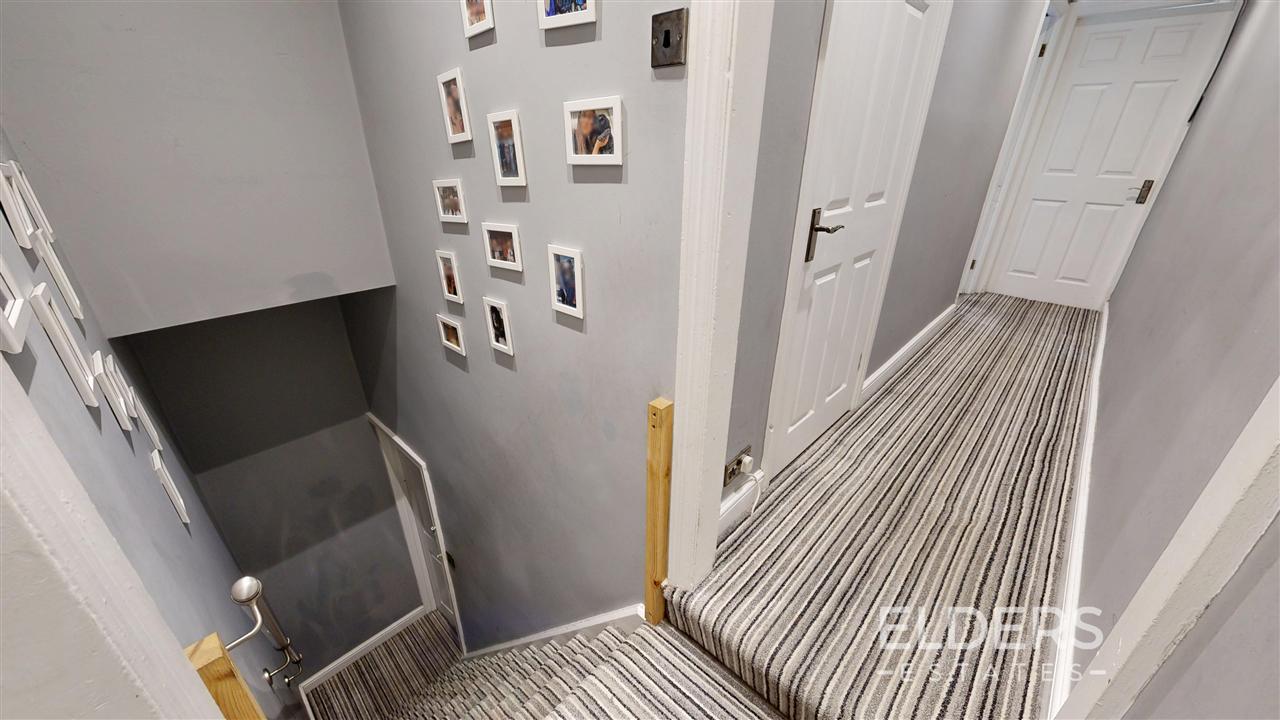 Barker Gate - Picture 8
