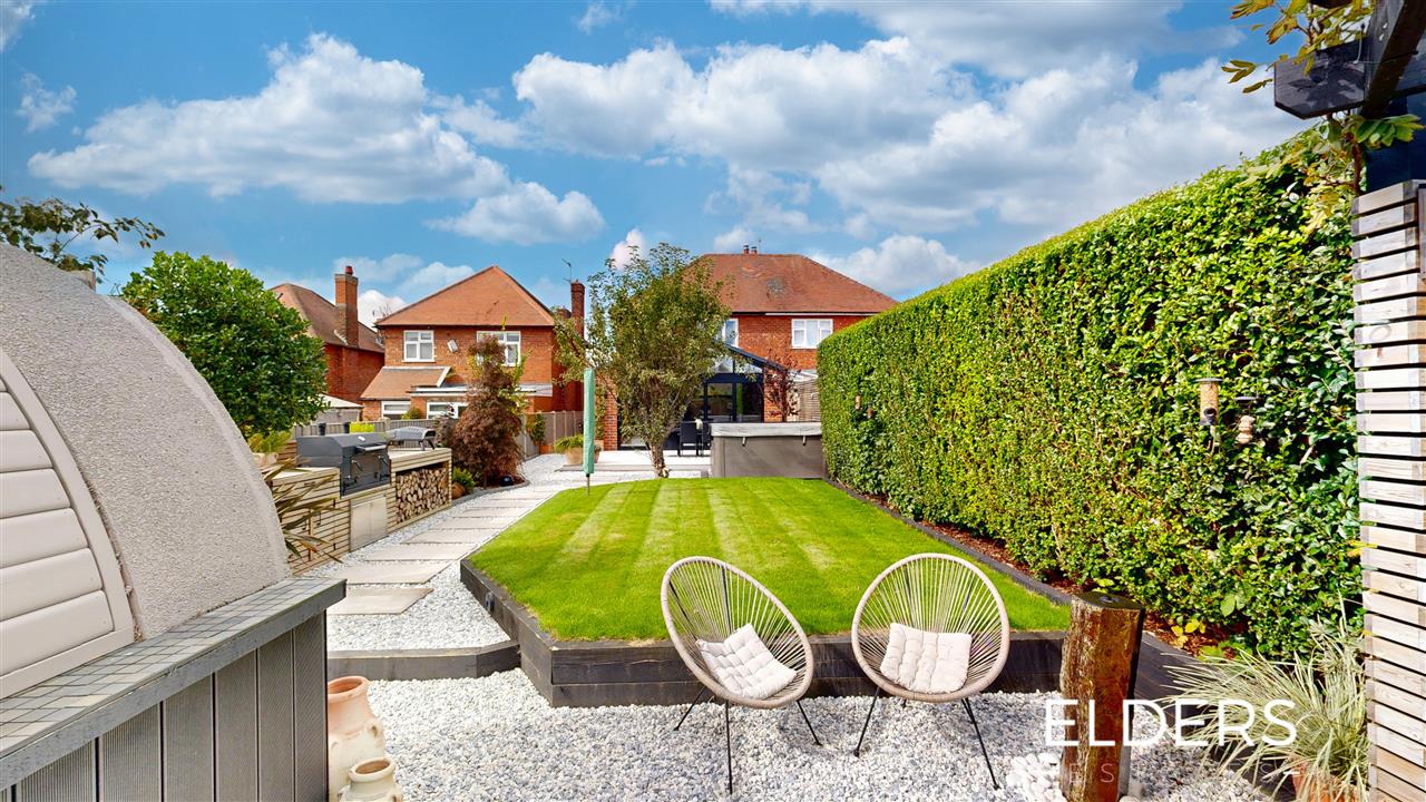 Longfield Crescent - Picture 28