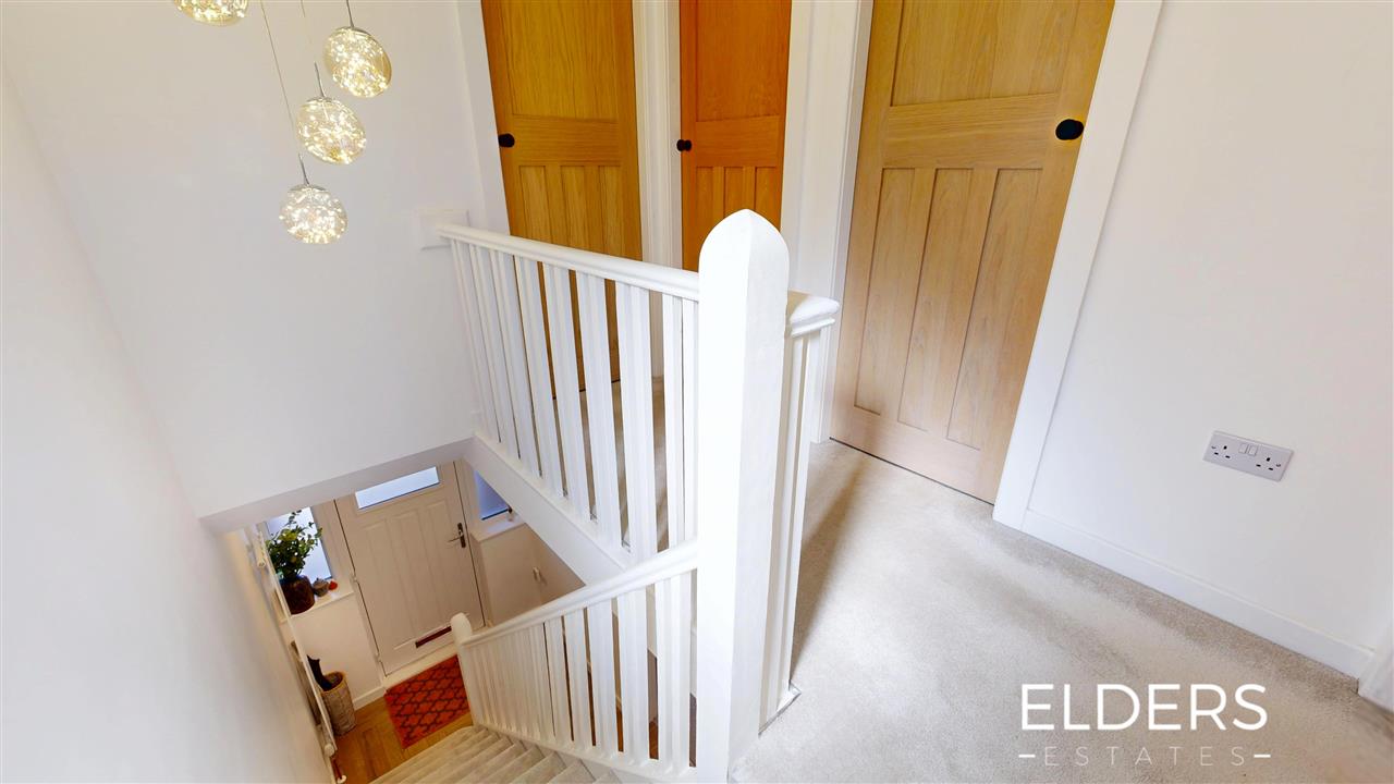 Longfield Crescent - Picture 16