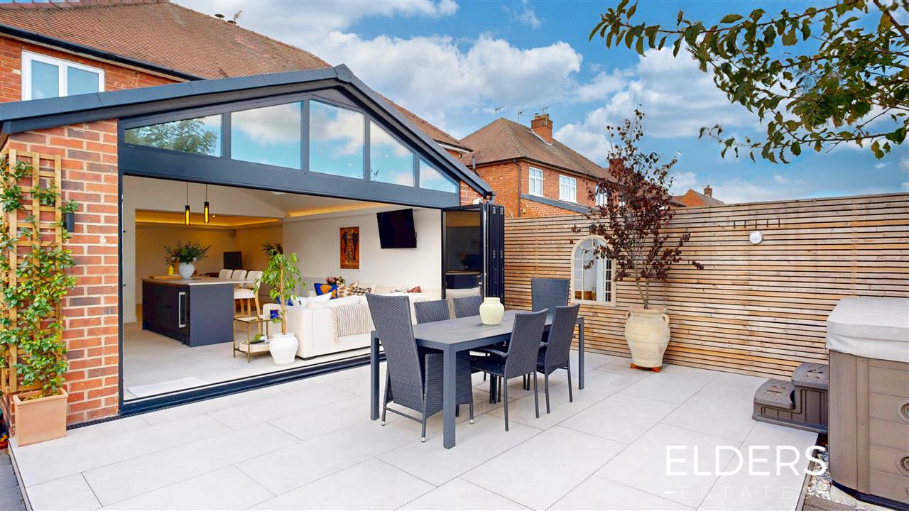 Longfield Crescent - Picture 24