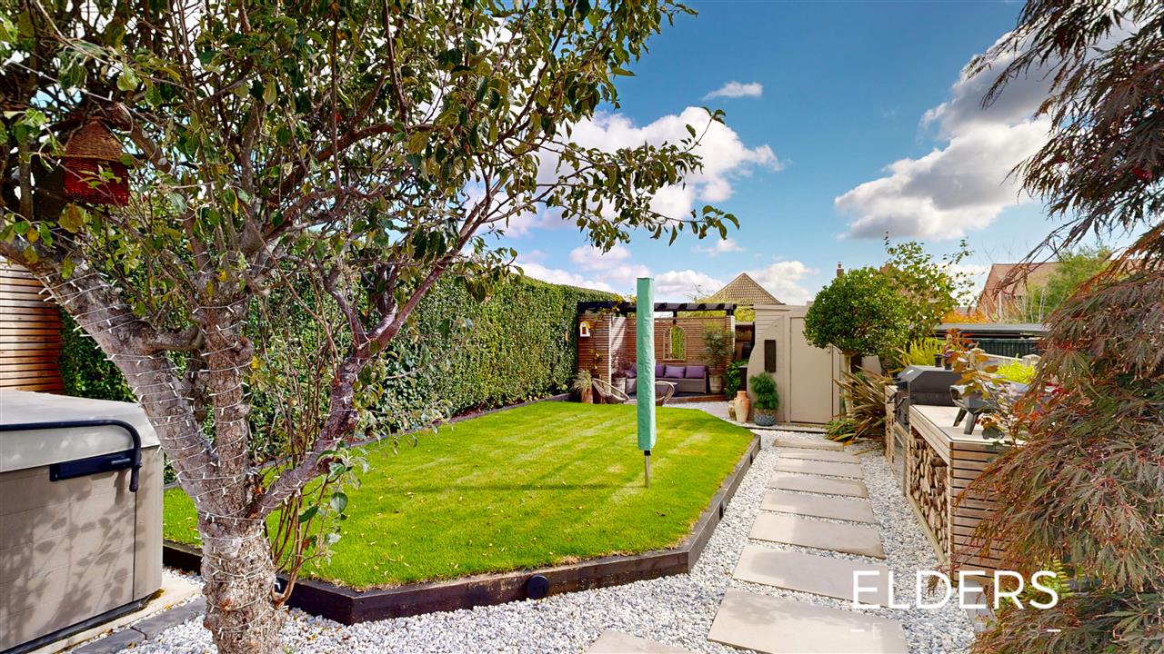 Longfield Crescent - Picture 25